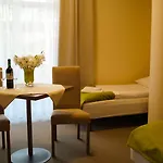 Zorza Hotel 2*