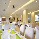 Zorza Hotel 2*